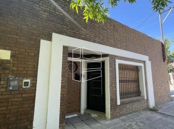 Oficina comercial · 30m² · 2 Ambientes · Alquiler - Oficina en Alsina y 3 de Febrero - A041