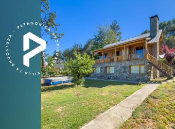 Casa · 135m² · 4 Ambientes · 1 Cochera · Venta Casa 135 m², 4 Ambientes, Volcanes, Villa La Angostura
