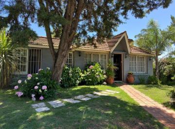 Casa · 750m² · 6 Ambientes · 1 Cochera · Penelope en Jardines de Córdoba