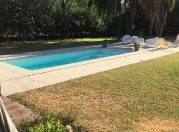 Casa · 2109m² · 9 Ambientes · 2 Cocheras · Casa en Venta