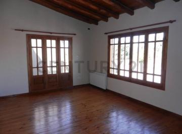 Casa · 368m² · 5 Ambientes · 2 Cocheras · Century21 Vende Espectacular Vivienda en Barrio Furlotti