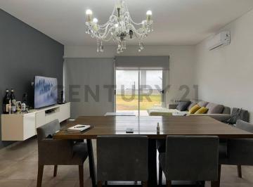 Casa · 180m² · 5 Ambientes · Casa en Venta Barrio Las Cortaderas Country 1