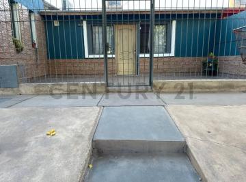 Casa · 105m² · 5 Ambientes · 3 Cocheras · Casa en Venta en Guaymallen