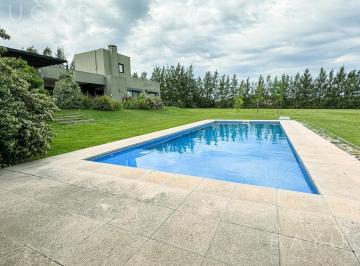 Casa · 265m² · 6 Ambientes · Venta Casa en Club de Campo La Ranita / Pilar Permuta