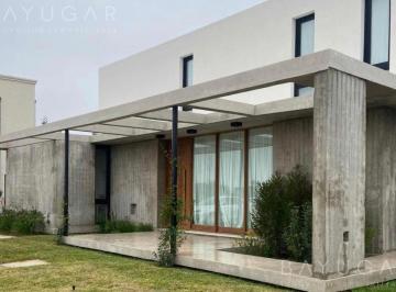 Casa · 170m² · 4 Ambientes · 2 Cocheras · Venta Casa Barrio Laguna - Barrio Privado San Sebastian - Pilar