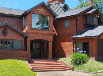 Casa · 350m² · 6 Ambientes · 2 Cocheras · Venta Casa - Club Náutico Escobar / Escobar