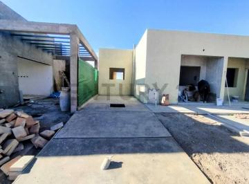 Casa · 70m² · 3 Ambientes · 1 Cochera · Venta Casa. Maipu