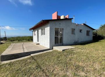 Casa · 63m² · 3 Ambientes · 1 Cochera · Casa en Venta 2 Dorm., 1 Baño y Gran Lote Esquina. Villa Santa Cruz del Lago