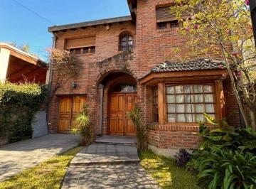 Casa · 300m² · 6 Ambientes · 2 Cocheras · Casa en Venta de 7 Ambientes en Florida, Vicente López