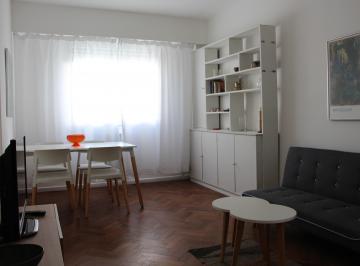Departamento de 2 ambientes, Centro / Microcentro · Alquilo Departamento 2 Ambientes con Muebles. Muy Luminoso. Microcentro