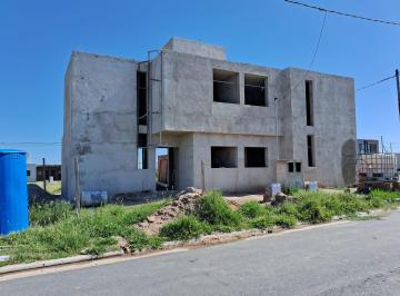 Casa · 120m² · 5 Ambientes · Duplex en Venta en Rincones de Manantiales, 3 Dorm