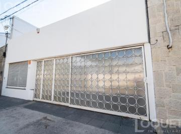 Casa · 263m² · 7 Ambientes · 2 Cocheras · Casa de 5 Dorm., Cochera Doble y Pileta