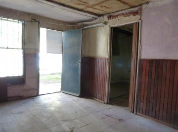 Terreno · 360m² · 3 Ambientes · 1 Cochera · Venta Terreno 360 m² con Casa a Remodelar - Ituzaingo - Acepta Permuta