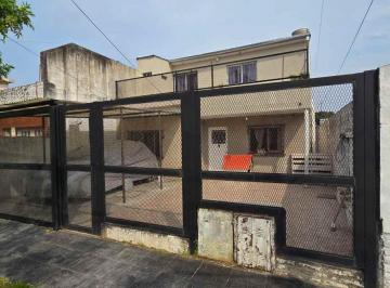 Casa de 5 ambientes, Morón · Casa de 2 Plantas Moron