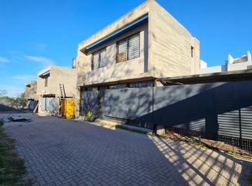 Casa de 3 ambientes, La Calera · Cuesta Colorada: Apto Crédito / Venta Duplex 2 Dorm