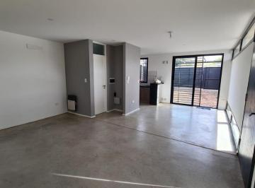 Casa · 84m² · 3 Ambientes · 1 Cochera · Cuesta Colorada: Apto Crédito / Venta Duplex 2 Dorm