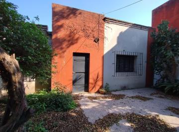 Casa de 5 ambientes, Ciudad de Santa Fe · Casa de 2 Dorm. con Patio