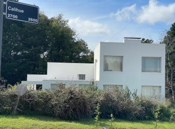 Casa de 5 ambientes, Tandil · Vivienda Amplia y Funcional en Tandil: ¡Conéctate con La Naturaleza