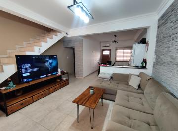 Casa de 3 ambientes, La Matanza · Hermoso Duplex de 3 Ambientes con Cochera/ Pampa 1200