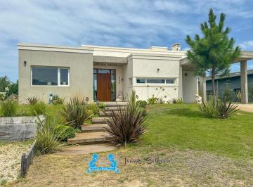 Casa de 4 ambientes, Costa Esmeralda · Venta Casa Costa Esmeralda Espectacular Amoblada - Equipada