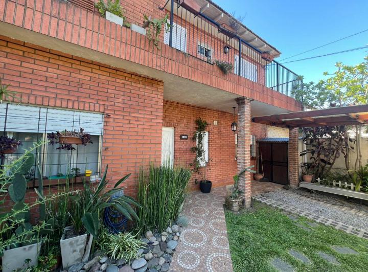 Casa · 130m² · 5 Ambientes · 1 Cochera