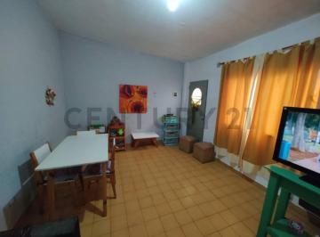 Casa · 80m² · 2 Ambientes · Venta PH 3 Ambientes Moron Centro