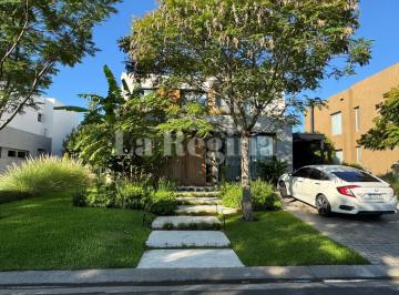 Casa · 255m² · 4 Ambientes · 2 Cocheras · Casa en Venta en Castaños, Nordelta, Tigre