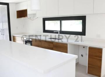 Casa · 162m² · 4 Ambientes · 2 Cocheras · Casa a Estrenar en Planta Baja Barrio Cerrado