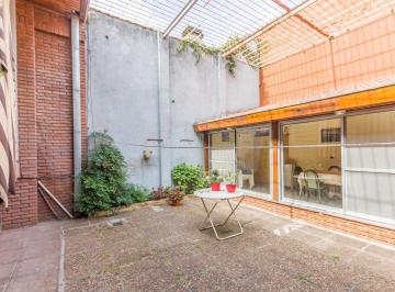 Casa · 317m² · 5 Ambientes · 2 Cocheras · Venta Casa 5 Ambientes Barrio Villa Real - Cochera y Patio Apto Credito - Permuta