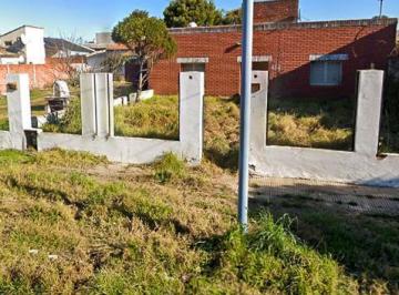Casa · 168m² · 3 Ambientes · 1 Cochera · Dos Chalets en Faro Norte con Gran Lote y Potencial