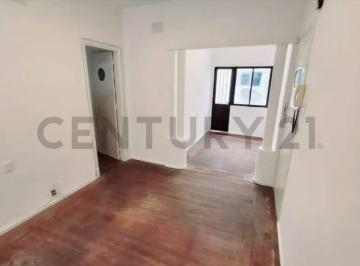 Departamento · 60m² · 3 Dormitorios · Inversion Apartamento con Renta $28.000 - 2do Piso Ascensor - 3dorm - Balcon - Cordon