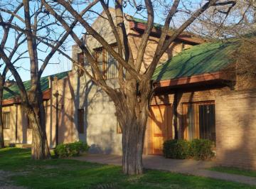 Casa de 7 ambientes, Florencio Varela · Quinta en Venta - Fcio. Varela - Bº La Pileta