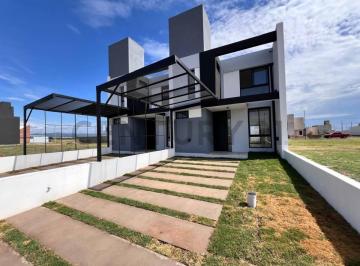 Casa · 100m² · 5 Ambientes · ¡Oportunidad Única! Dúplex en Venta en Quebrada de Manantialeseste Hermos.