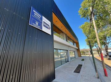 Local comercial · 168m² · 2 Ambientes · 1 Cochera · Local en Venta en Av 13 y 520 de 168 m Tolosa
