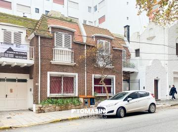 PH · 111m² · 4 Ambientes · 1 Cochera · PH de 4 Ambientes Tipo Casa Al Frente con Balcon