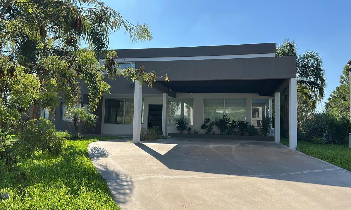 Los Robles 5901