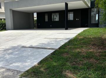 Casa · 246m² · 4 Dormitorios · 2 Cocheras · Casa en San Matias