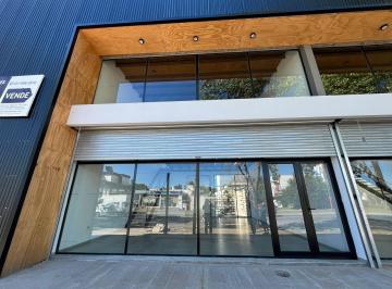 Local comercial · 122m² · 2 Ambientes · 1 Cochera · Local en Venta en Av 13 y 520 de 136 m Tolosa