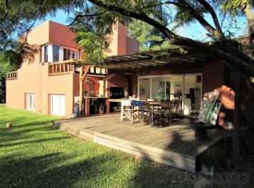 Casa · 164m² · 7 Ambientes · 2 Cocheras · Apto Credito. 3 Dorm..