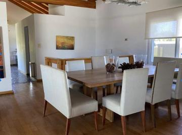 Casa · 420m² · 11 Ambientes · 2 Cocheras · Casnem Vende Casa en Chacras de La Villa