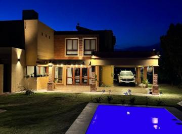 Casa · 435m² · 13 Ambientes · Casa en Country San Isidro de Villa Allende