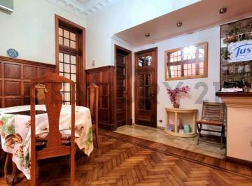 PH · 175m² · 4 Ambientes · PH en Venta en Flores 4 Ambientes con Patio