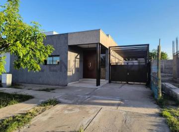 Casa · 145m² · 5 Ambientes · 2 Cocheras · Casa en Venta Barrio Pinar del Sol VI