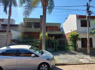 Casa · 320m² · 5 Ambientes · 4 Cocheras · Chalet en Venta en Ramos Mejia