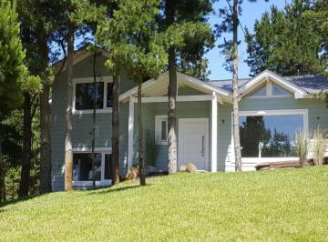 Casa · 150m² · 4 Ambientes · Casa en Venta de 3 Dorm. en Costa Esmeralda Barrio Deportiva II