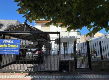 Casa · 167m² · 3 Ambientes · 1 Cochera · Casa en Venta en José Marmol