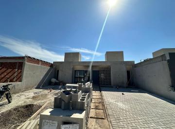 Casa · 129m² · 3 Ambientes · 2 Cocheras · Duplex en Venta Rincones de Manantiales Dos Dorm.