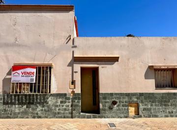 Casa · 75m² · 3 Ambientes · Casa en Husares Al 1700. Ludueña. Hermoso Patio con Césped