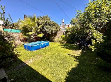 Casa · 75m² · 3 Ambientes · Casa en Husares Al 1700. Ludueña. Hermoso Patio con Césped
