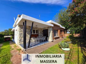 Casa de 6 ambientes, Villa Carlos Paz · Venta: Casa + Departamento - 3 Dorm. 2 Baños - Malvinas - Villa Carlos Paz